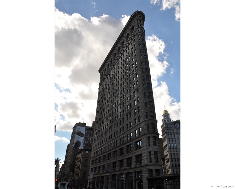 I can't leave you without a picture of the nearby Flatiron building.