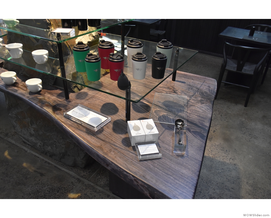Finally, on the front corne, you'll find more reusable cups and coffee equipment.