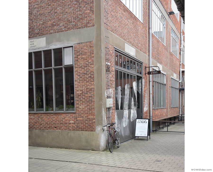 And here we are, on the corner of two of the internal alleys in Dok Noord.