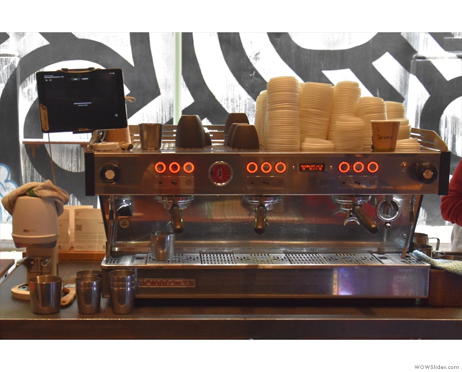 ... where you get a good view of the La Marzocco Linea on the takeaway counter.