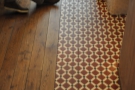 Lovely tiling/wooden floorboards.