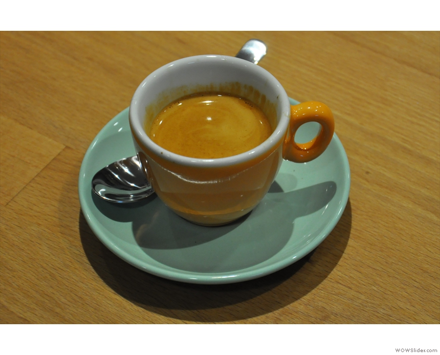 Talking of beautiful cups, Gary made me a shot of the La Libertadora from Columbia.