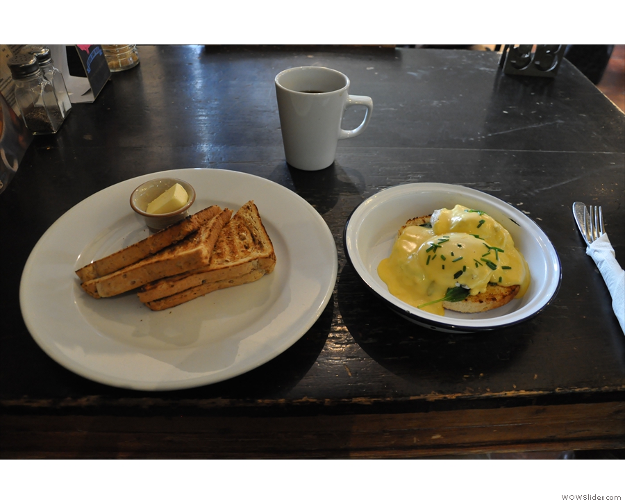 I had Eggs Florentine and toast, of course...