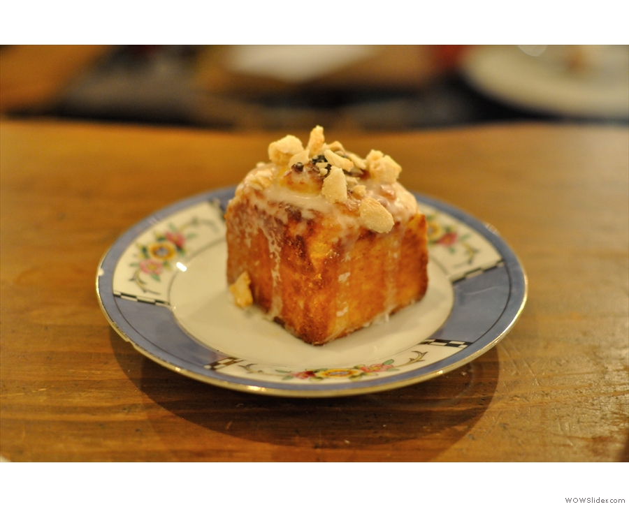 The orange and almond cube cake, a weird combination, but surprisingly nice.