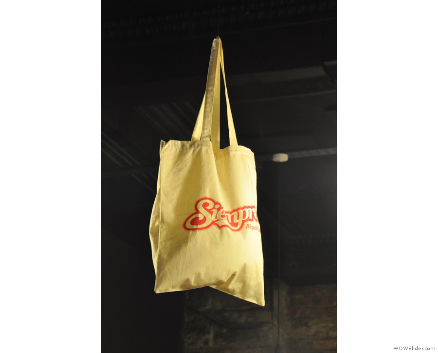 ... and a Siempre Bicycle Café tote bag!