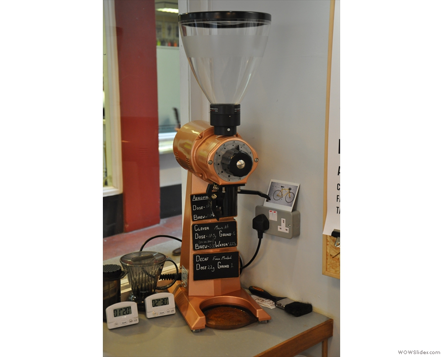 For filter coffee and decaf, the EK-43 is pressed into use.