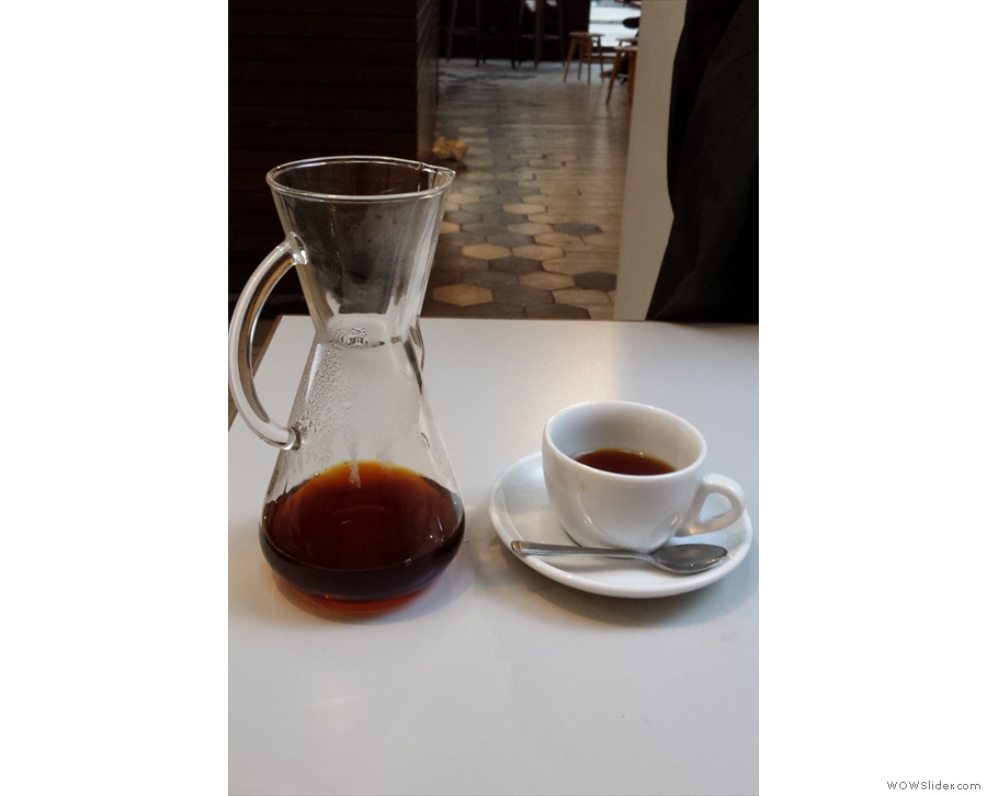 On my last but one visit, I went for a Chemex, beautifully presented and wonderfully tasty.