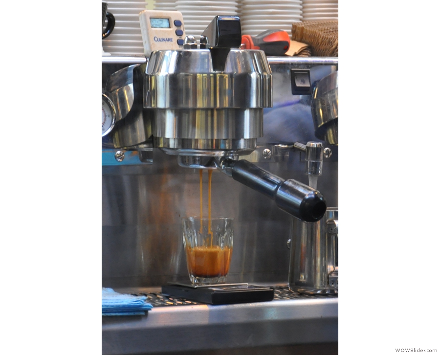 I love watching espresso extract, especially with bottomless portafilters.