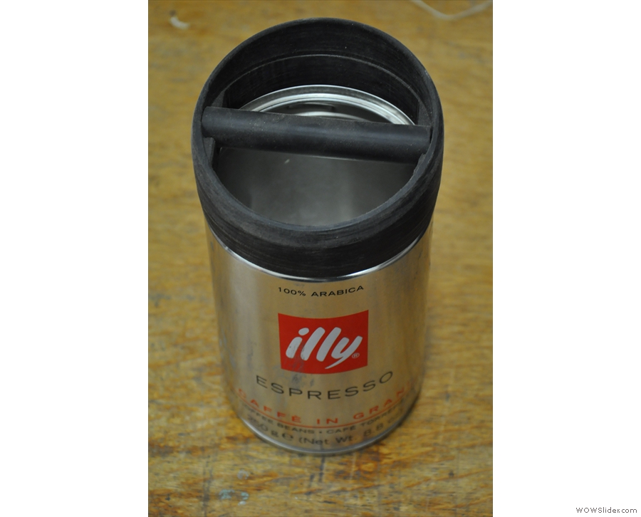 Other coffee tins are also available.