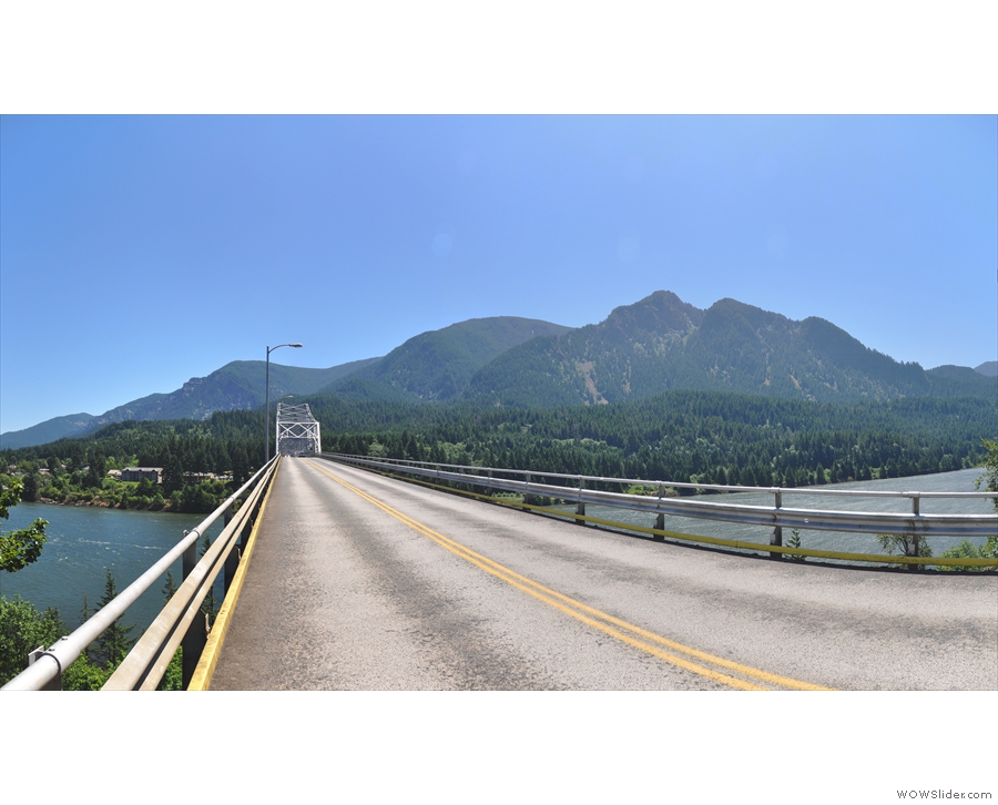 A panoramic view of Oregon from the Washington side...