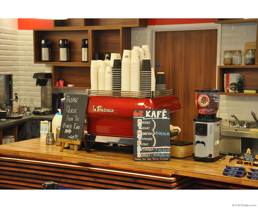 ... and finally, grinder & espresso machine. Plus, if you came in the wrong way, a handy sign.