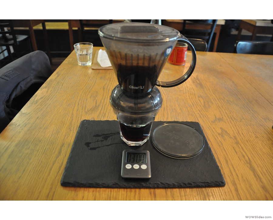 When the timer goes off, just place the dripper on the glass and, voila! The coffee is served.