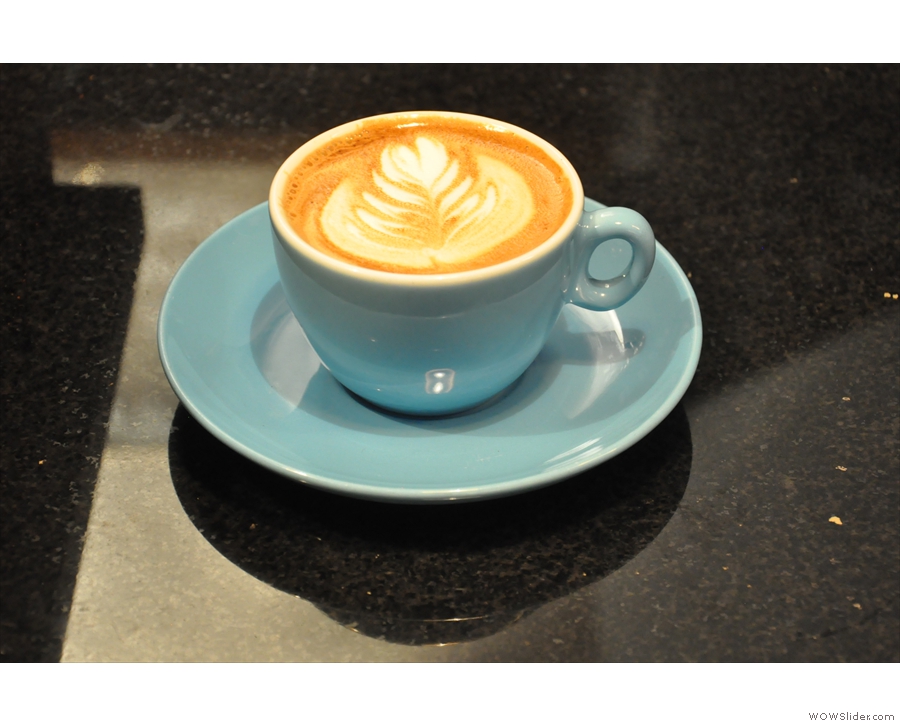 And just to prove Pave has cups, a flat white for another customer.
