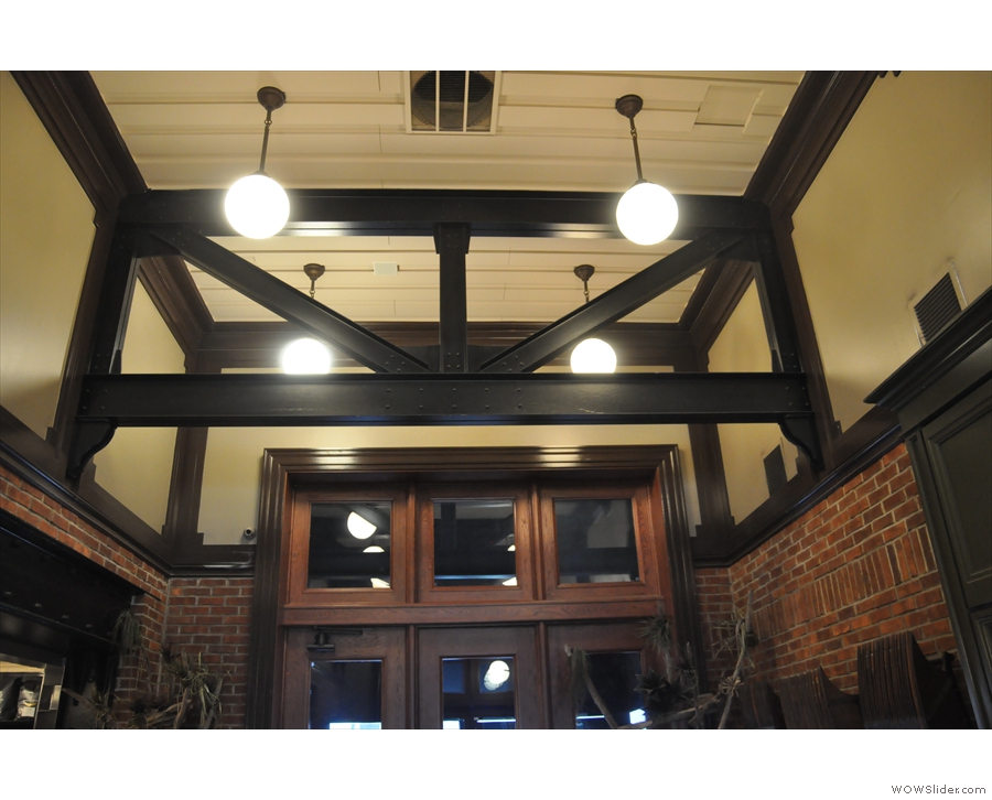 I loved the ceiling beams (and the high ceilings in general).