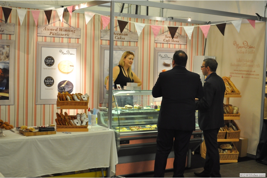 Maison Blanc is also there, tempting people with delicious cakes...