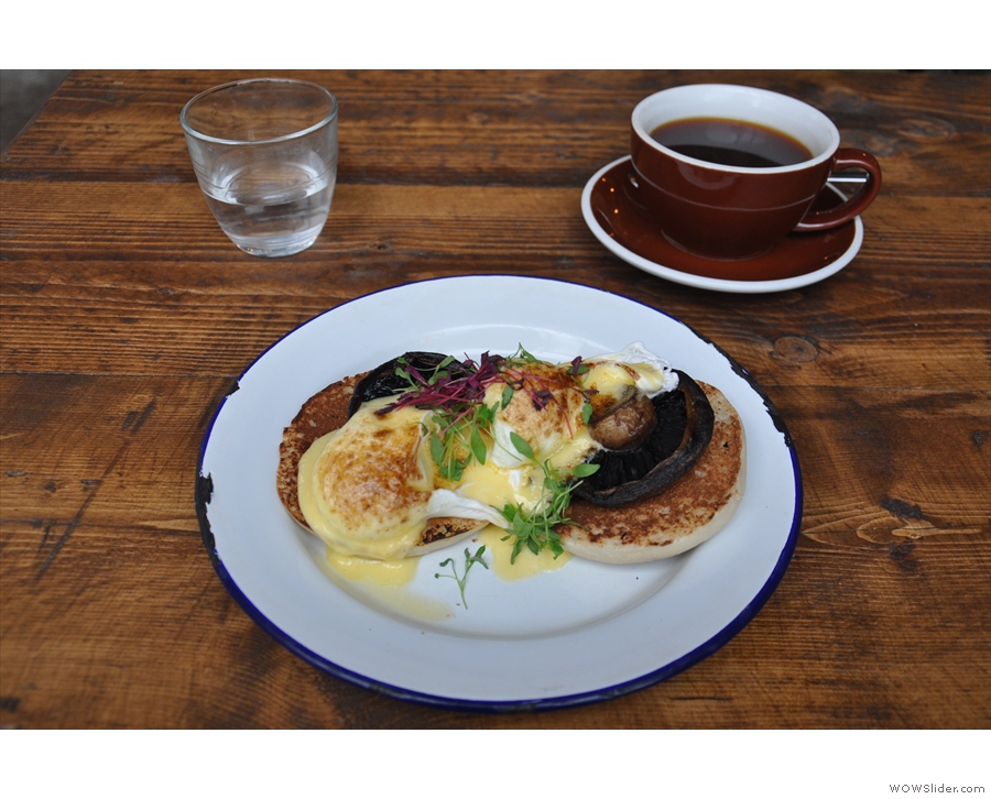 On my return, I arrived in time for brunch. I had the Eggs Portobello, plus coffee, of course.